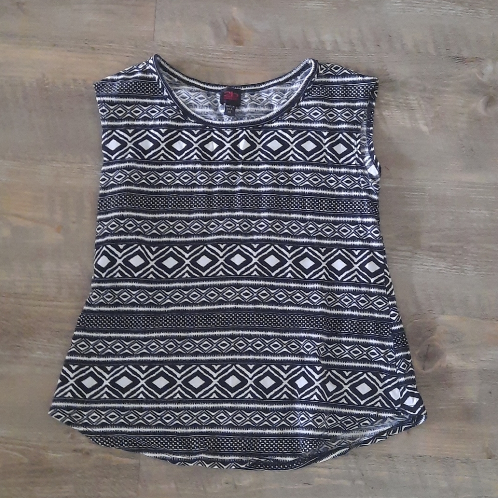 Tee
